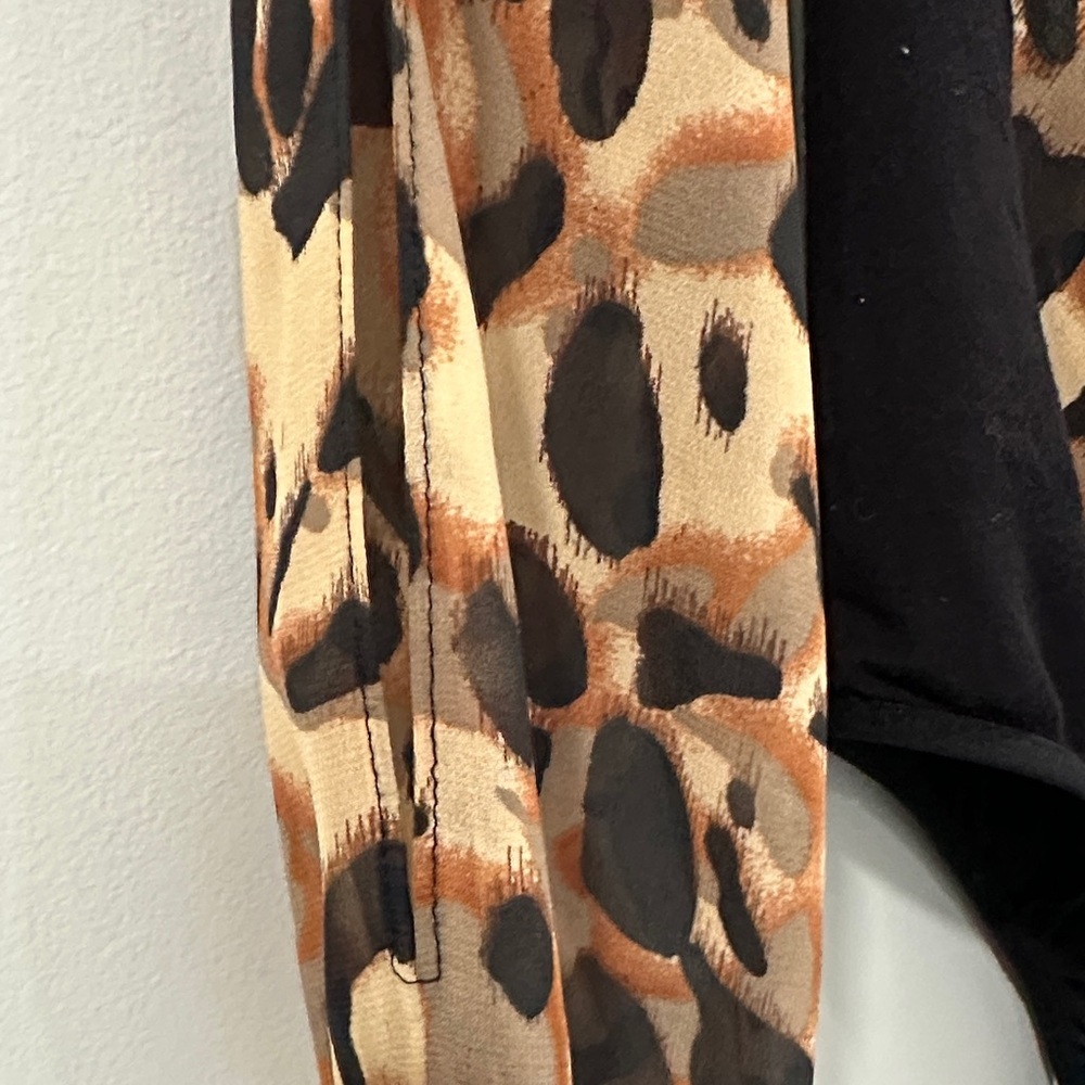 bebe Leopard Print Cowl-Front Long Sleeve Bodysuit - Brown/Black size XXS - Picture 4 of 12
